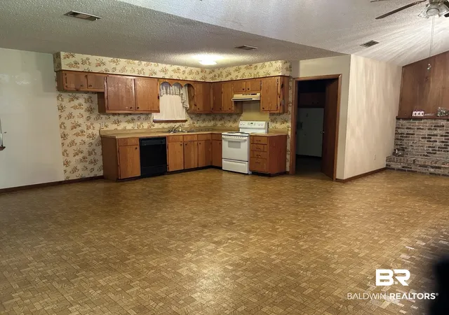 Photo 3 of Single family home for sale at 1350 Schillinger Rd, Mobile, AL 36695 | MLS# 381954 | Listing updated on 2026-09-09