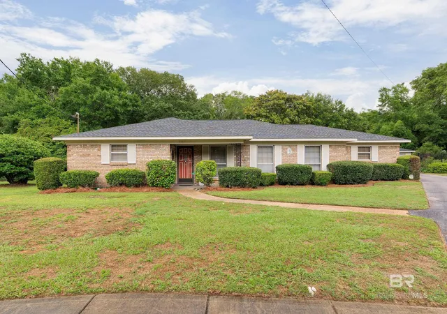 Homes for sale in Mobile, AL | 1367 Spring Valley Court, Mobile, AL 36693 | MLS# 397900