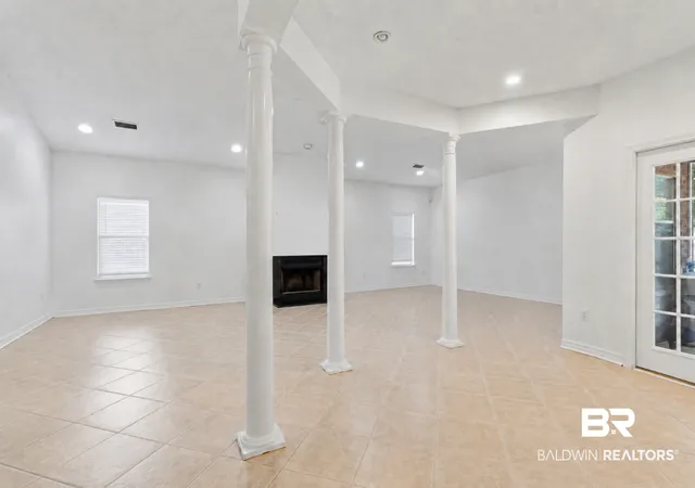 Photo 3 of Single family home for sale at 470 E 20th Avenue, Gulf Shores, AL 36542 | MLS# 406651 | Listing updated on 2026-09-10