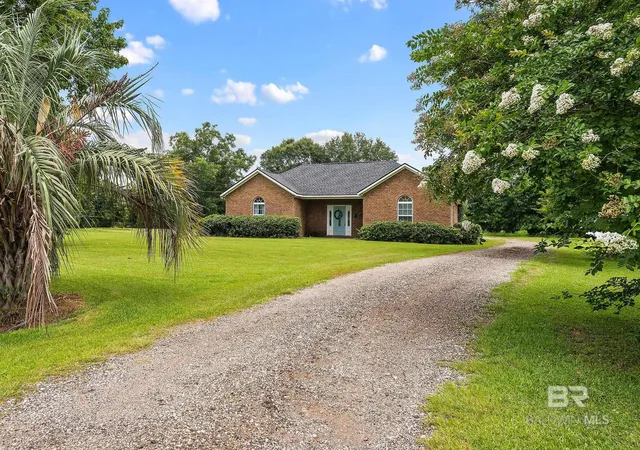 Homes for sale in Elberta, AL | 13900 County Road 83, Elberta, AL 36530 | MLS# 398825