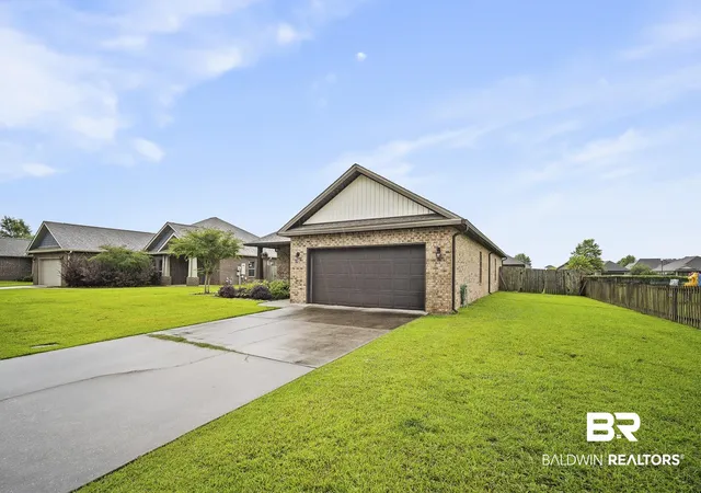 Photo 2 of Single family home for sale at 9368 Mcqueen Dr, Fairhope, AL 36532 | MLS# 397105 | Listing updated on 2026-09-09