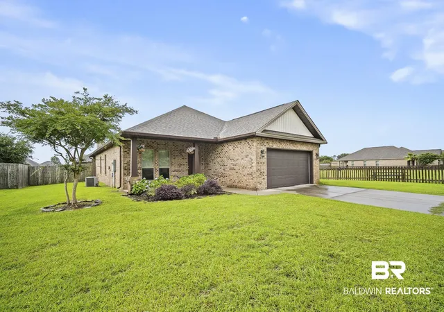 Photo 3 of Single family home for sale at 9368 Mcqueen Dr, Fairhope, AL 36532 | MLS# 397105 | Listing updated on 2026-09-09