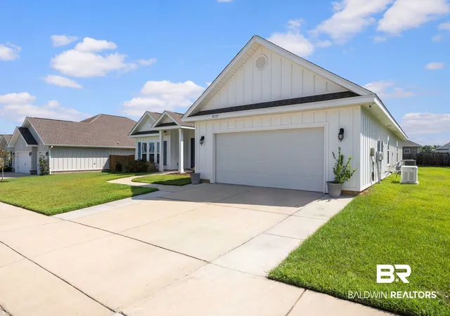 Photo 3 of Single family home for sale at 8523 Bronze Lane, Foley, AL 36535 | MLS# 409724 | Listing updated on 2026-08-27
