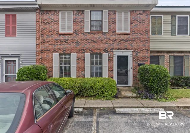 Photo 1 of Sale Pending at 4017 Cottage Hill Road #APT 71, Mobile, AL 36609 | MLS# 409406 | Listing updated on 2026-09-16