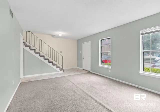 Photo 3 of Sale Pending at 4017 Cottage Hill Road #APT 71, Mobile, AL 36609 | MLS# 409406 | Listing updated on 2026-09-16