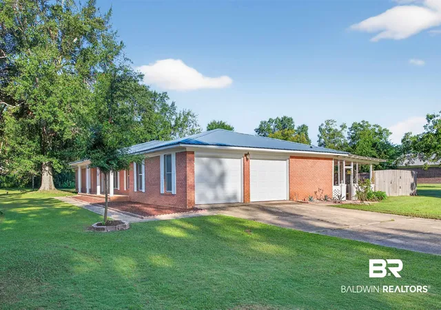 Photo 3 of Single family home for sale at 10045 Longview Dr, Foley, AL 36535 | MLS# 392747 | Listing updated on 2026-09-04