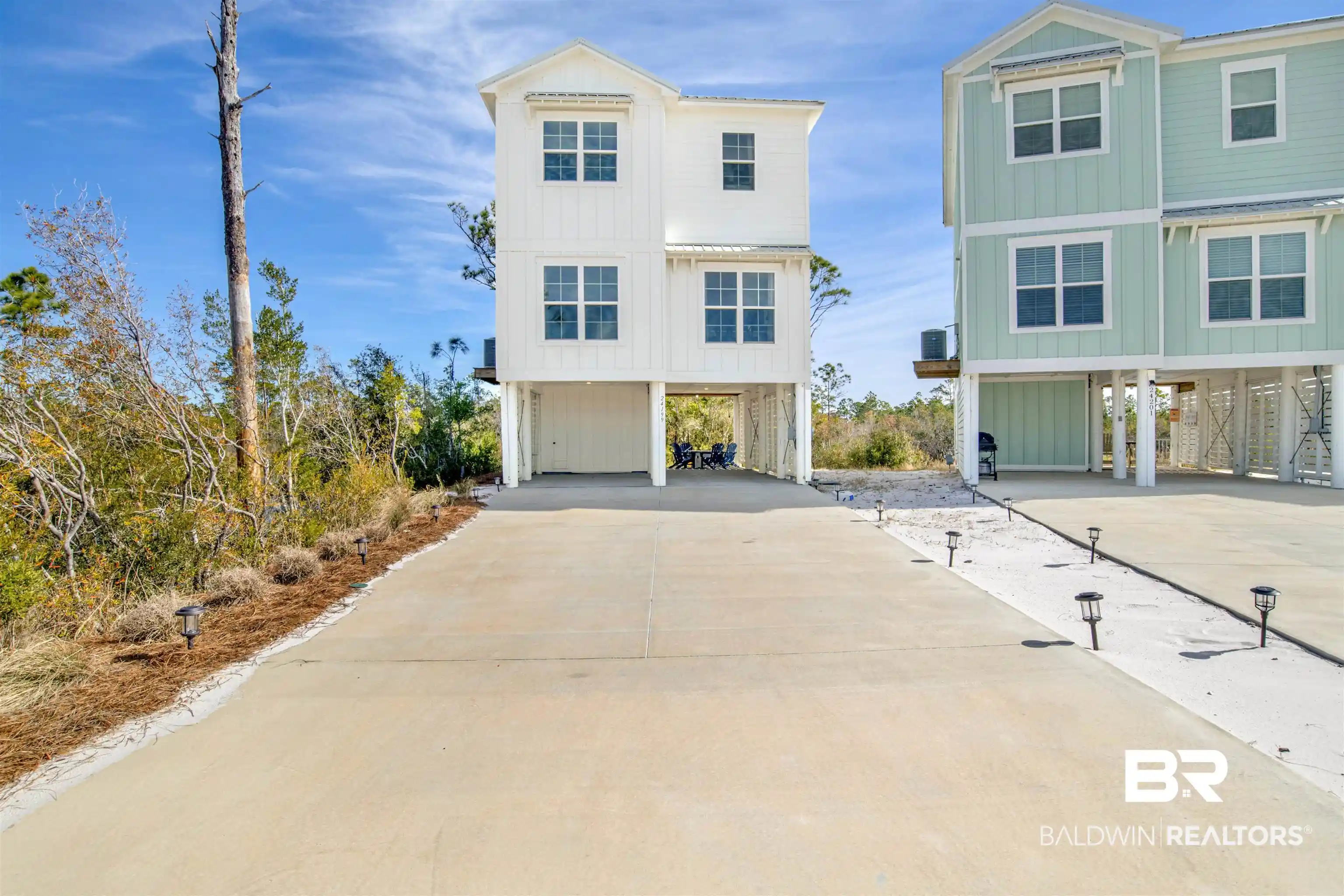 Single Family Residence at 24199 Pepper Ln, Orange Beach, AL 36561 | MLS# 374960 | | Sold on 2025-03-27
