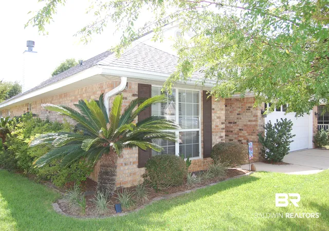 Photo 3 of Sale Pending at 112 Kemper Ln, Fairhope, AL 36532 | MLS# 409114 | Listing updated on 2026-09-13