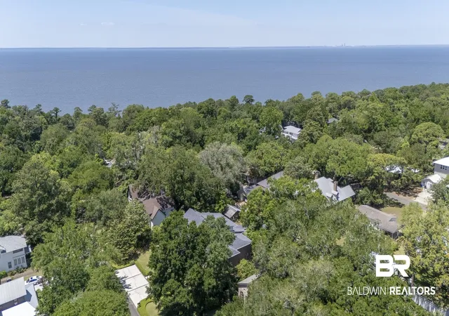 Photo 2 of Single family home for sale at 113 Oak Ave, Fairhope, AL 36532 | MLS# 396103 | Listing updated on 2026-09-25