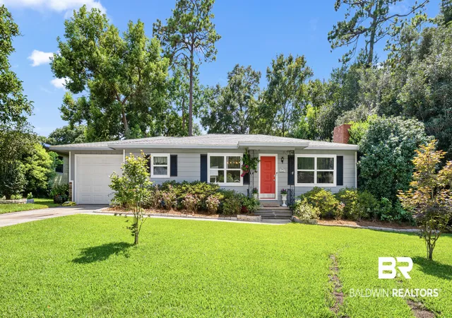 Photo 1 of Single family home for sale at 212 Pinecrest Ln, Fairhope, AL 36532 | MLS# 407079 | Listing updated on 2026-09-01