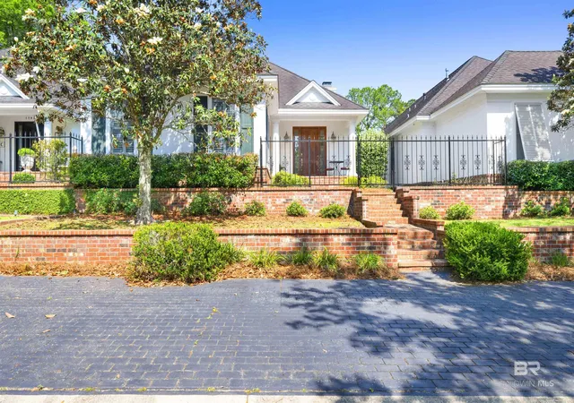 Homes for sale in Fairhope, AL | 17030 Tennis Club Dr #V-2B, Fairhope, AL 36532 | MLS# 395881