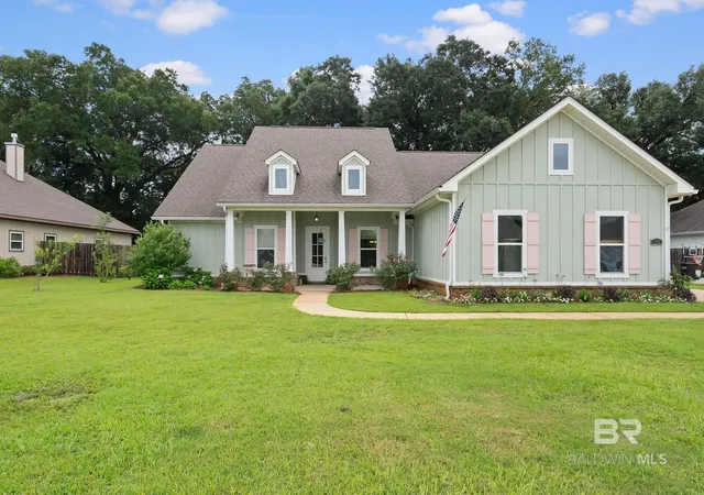 Homes for sale in Fairhope, AL | 320 Nandina Loop, Fairhope, AL 36532 | MLS# 397545