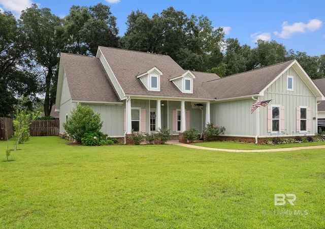 Homes for sale in Fairhope, AL | 320 Nandina Loop, Fairhope, AL 36532 | MLS# 397545