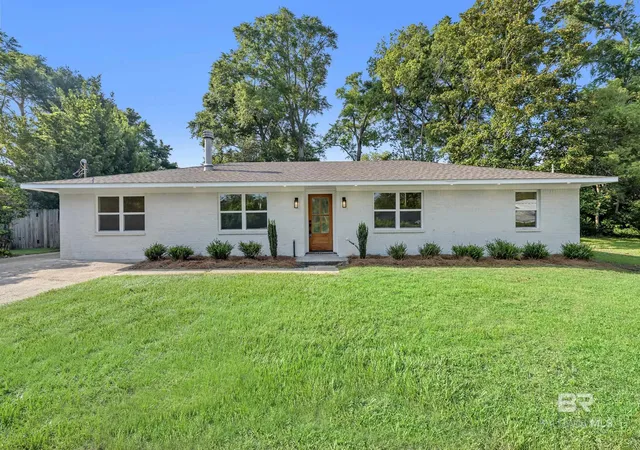 Homes for sale in Fairhope, AL | 29 Paddock Dr, Fairhope, AL 36532 | MLS# 398771