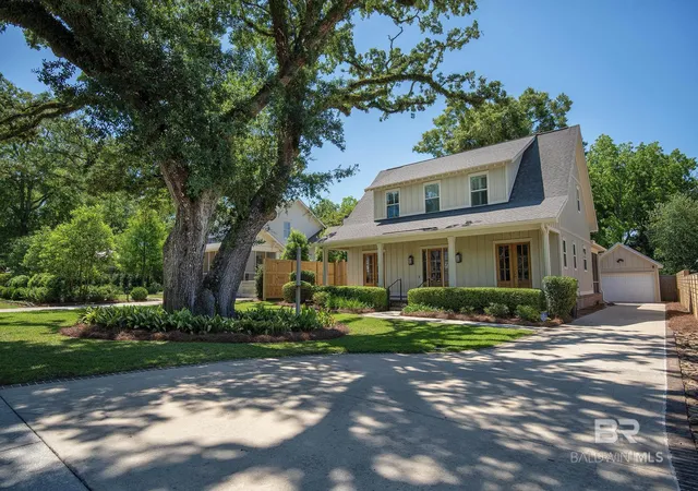 Homes for sale in Fairhope, AL | 166 White Avenue, Fairhope, AL 36532 | MLS# 396801
