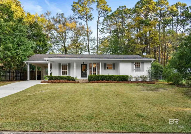 Homes for sale in Fairhope, AL | 9 Azalea Court, Fairhope, AL 36532 | MLS# 394274
