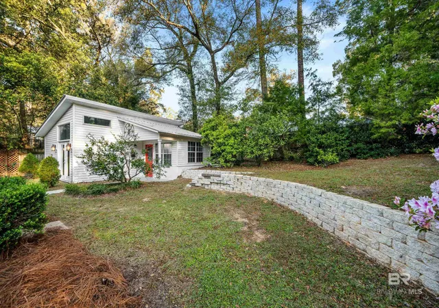 Homes for sale in Fairhope, AL | 9 Azalea Court, Fairhope, AL 36532 | MLS# 394274