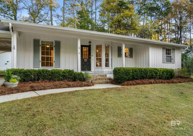 Homes for sale in Fairhope, AL | 9 Azalea Court, Fairhope, AL 36532 | MLS# 394274