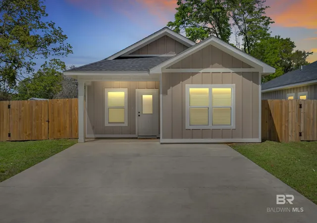Homes for sale in Robertsdale, AL | 18135 Hoiles Street, Robertsdale, AL 36567 | MLS# 394195