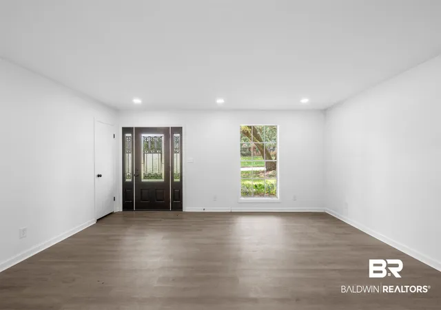 Photo 4 of Sale Pending at 3109 Grishilde Dr, Mobile, AL 36693 | MLS# 399962 | Listing updated on 2026-09-30