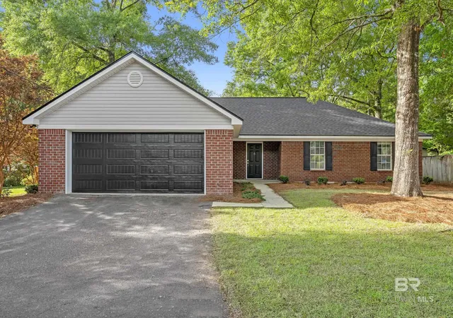 Homes for sale in Mobile, AL | 13205 Hackberry Dr, Mobile, AL 36608 | MLS# 395429