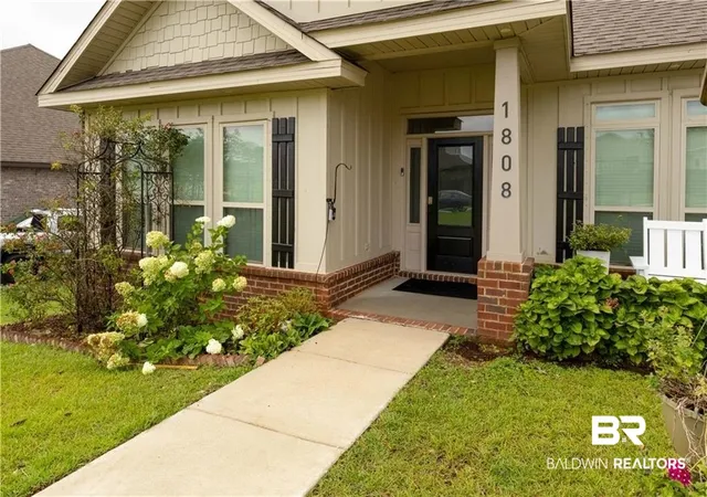 Photo 3 of Single family home for sale at 1808 Gwin Ct, Mobile, AL 36695 | MLS# 400163 | Listing updated on 2026-09-12