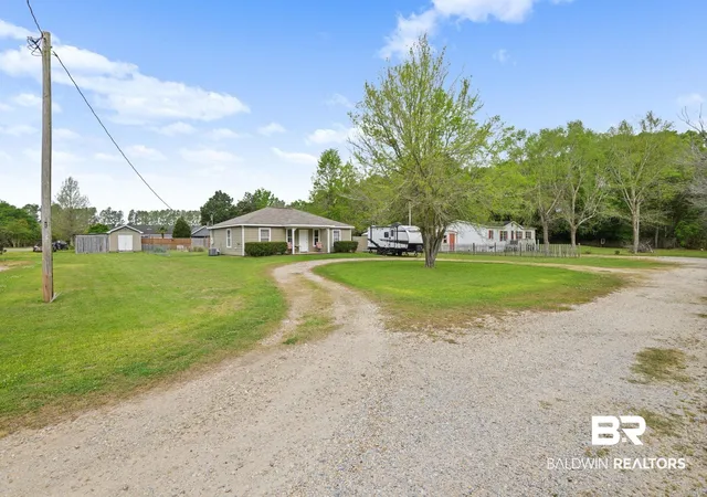 Photo 2 of Sale Pending at 11571 Red Barn Rd, Fairhope, AL 36532 | MLS# 394559 | Listing updated on 2026-08-22
