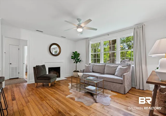 Photo 3 of Sale Pending at 5210 S Pineview Ln, Mobile, AL 36608 | MLS# 394917 | Listing updated on 2026-09-01