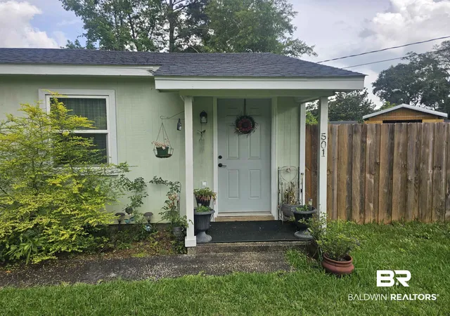 Photo 2 of Sale Pending at 501 W Magnolia St, Bay Minette, AL 36507 | MLS# 397485 | Listing updated on 2026-09-17