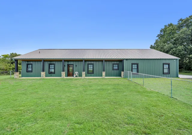 Photo 2 of Single family home for sale at 26943 Frank Rd, Elberta, AL 36530 | MLS# 406519 | Listing updated on 2026-08-31