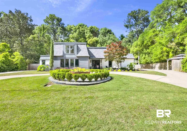 Photo 2 of Single family home for sale at 703 Greenwood Ave, Fairhope, AL 36532 | MLS# 395555 | Listing updated on 2026-09-04