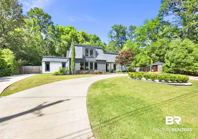 Photo 3 of Single family home for sale at 703 Greenwood Ave, Fairhope, AL 36532 | MLS# 395555 | Listing updated on 2026-09-04