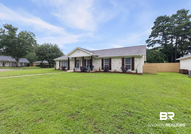 Photo 3 of Sale Pending at 6208 S Pine Needle Dr, Mobile, AL 36609 | MLS# 396260 | Listing updated on 2026-09-24