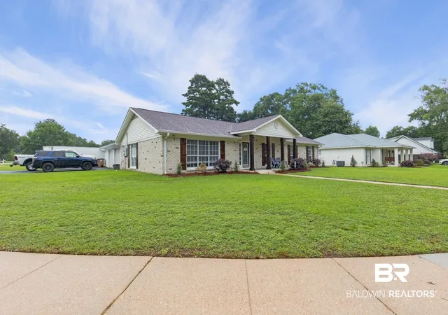 Photo 3 of Sale Pending at 6208 S Pine Needle Dr, Mobile, AL 36609 | MLS# 396260 | Listing updated on 2026-09-24