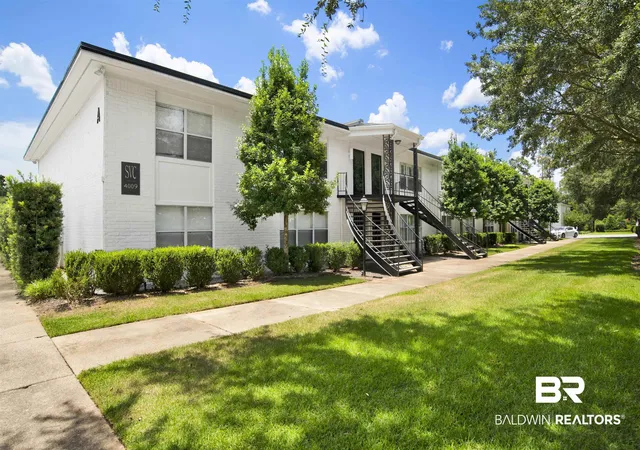 Photo 3 of Townhouse for sale at 4009 Old Shell Rd #A6, Mobile, AL 36608 | MLS# 399333 | Listing updated on 2026-08-27