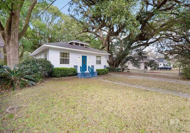 Homes for sale in Mobile, AL | 118 Mohawk Street, Mobile, AL 36606 | MLS# 392396