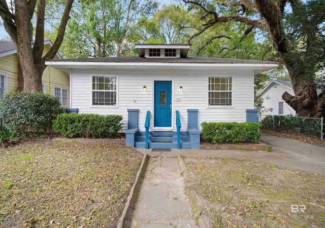 Homes for sale in Mobile, AL | 118 Mohawk Street, Mobile, AL 36606 | MLS# 392396