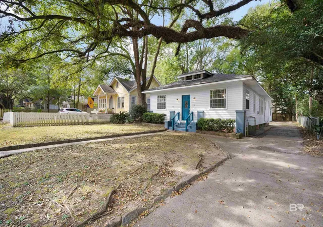 Homes for sale in Mobile, AL | 118 Mohawk Street, Mobile, AL 36606 | MLS# 392396