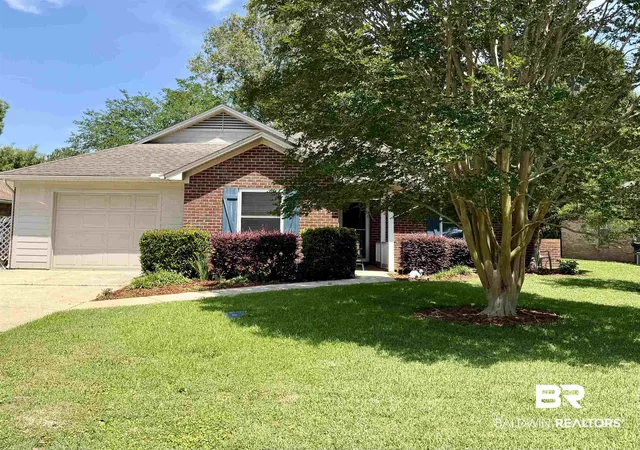 Photo 1 of Sale Pending at 6 Mccue Cir, Fairhope, AL 36532 | MLS# 396628 | Listing updated on 2026-08-20