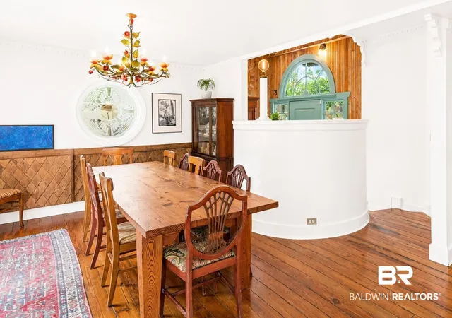 Photo 4 of Single family home for sale at 301 S School St, Fairhope, AL 36532 | MLS# 397302 | Listing updated on 2026-09-30