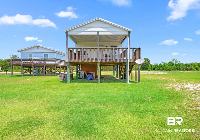 Photo 3 of Sale Pending at 343 E 2nd Avenue, Gulf Shores, AL 36542 | MLS# 406602 | Listing updated on 2026-08-07
