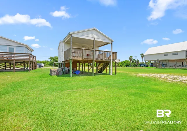 Photo 3 of Sale Pending at 343 E 2nd Avenue, Gulf Shores, AL 36542 | MLS# 406602 | Listing updated on 2026-09-30