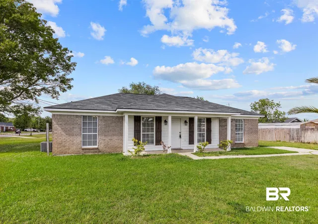 Photo 1 of Single family home for sale at 18979 Dalewood Cir, Robertsdale, AL 36567 | MLS# 394851 | Listing updated on 2026-08-27
