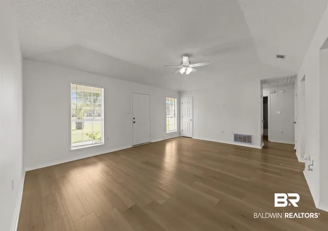 Photo 3 of Single family home for sale at 18979 Dalewood Cir, Robertsdale, AL 36567 | MLS# 394851 | Listing updated on 2026-08-27