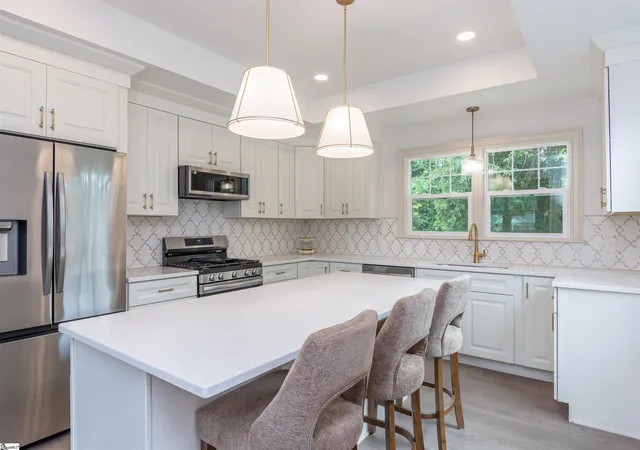 Homes for sale in Greenville, SC | 201 Edwards Rd, Greenville, SC 29615 | MLS# 1597499