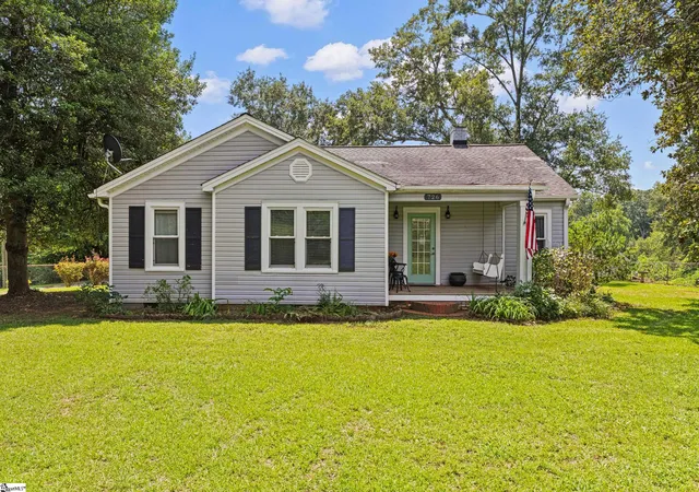 Photo 1 of Single family home for sale at 726 Foster Rd, Inman, SC 29349 | MLS# 1602010 | Listing updated on 2026-08-27