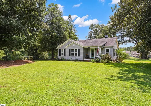 Photo 2 of Single family home for sale at 726 Foster Rd, Inman, SC 29349 | MLS# 1602010 | Listing updated on 2026-08-27