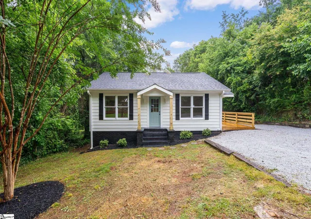 Photo 1 of Single family home for sale at 102 Aladdin St, Greenville, SC 29609 | MLS# 1594582 | Listing updated on 2026-07-22