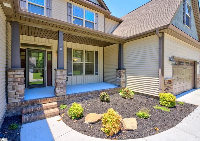 3rd image of 407 Oak Ridge Pl, Easley, SC 29642 | MLS# 1594329