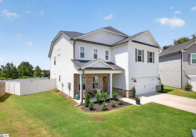 Photo 2 of Single family home for sale at 316 Alyssa Landing Dr, Fountain Inn, SC 29644 | MLS# 1601046 | Listing updated on 2026-08-31